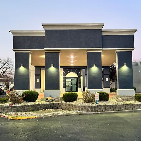 Quality Inn & Suites Cincinnati Exterior foto