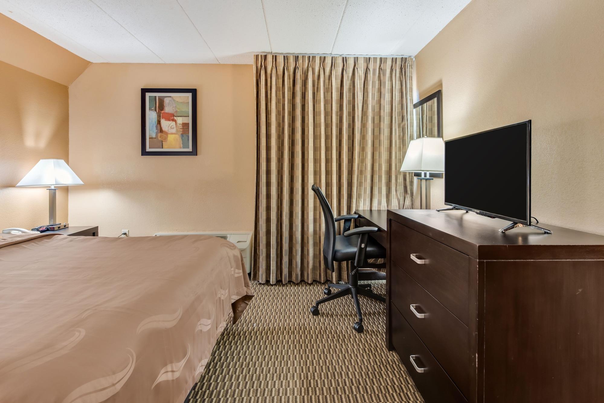 Quality Inn & Suites Cincinnati Exterior foto