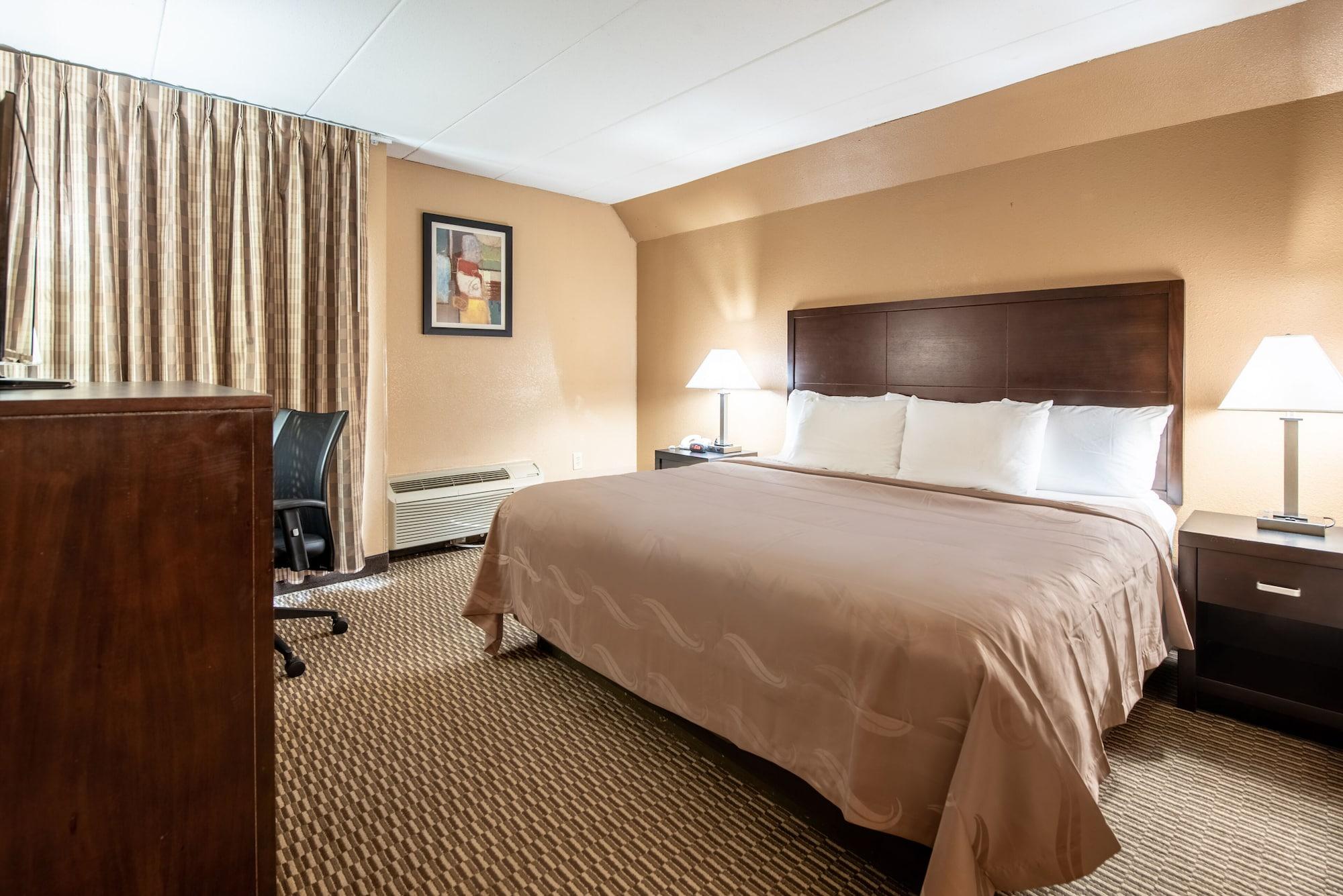 Quality Inn & Suites Cincinnati Exterior foto