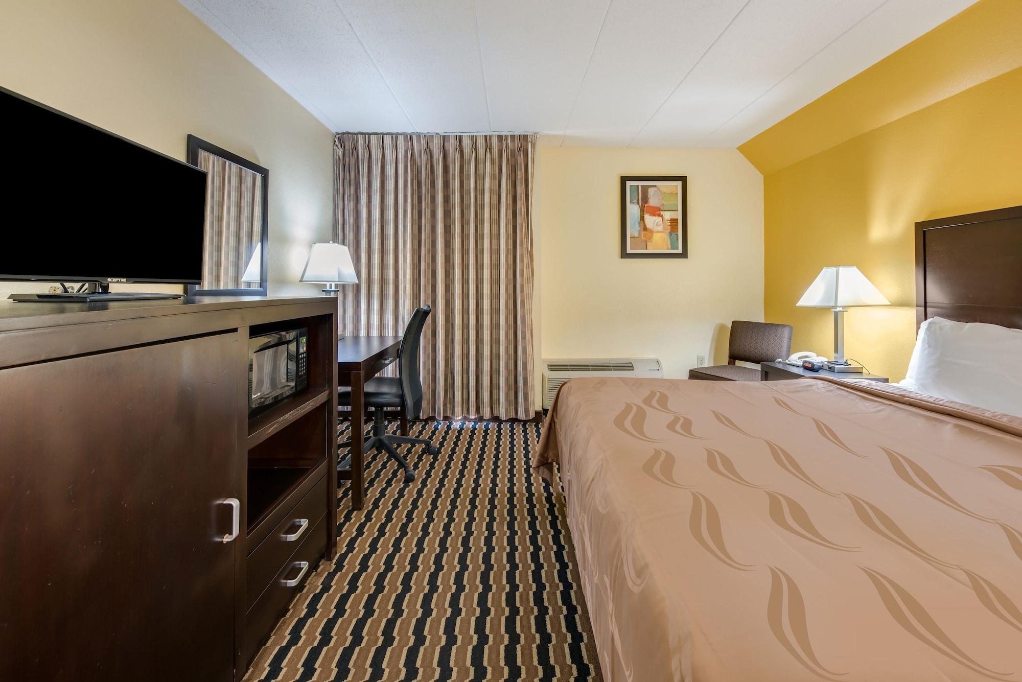 Quality Inn & Suites Cincinnati Exterior foto