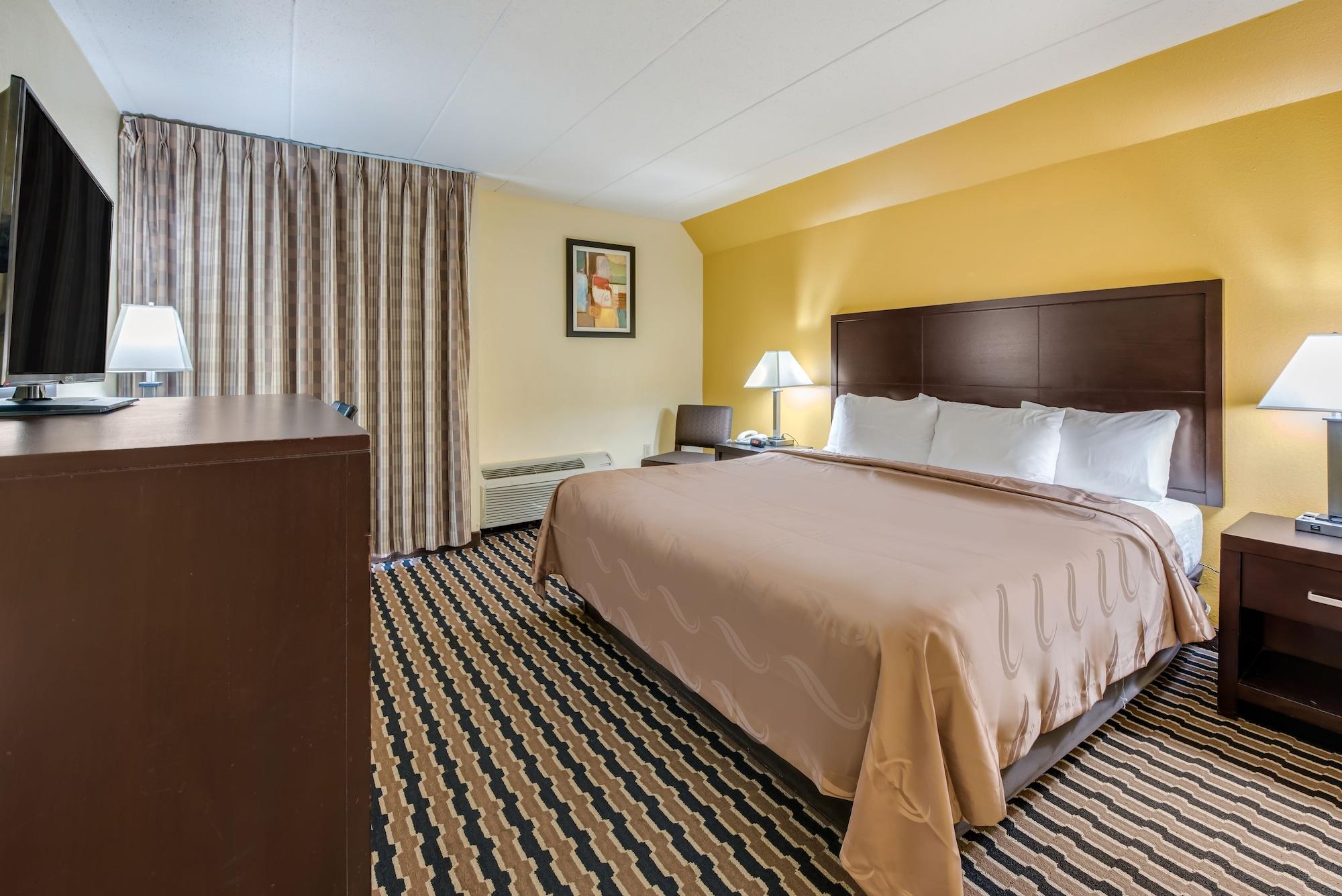 Quality Inn & Suites Cincinnati Exterior foto