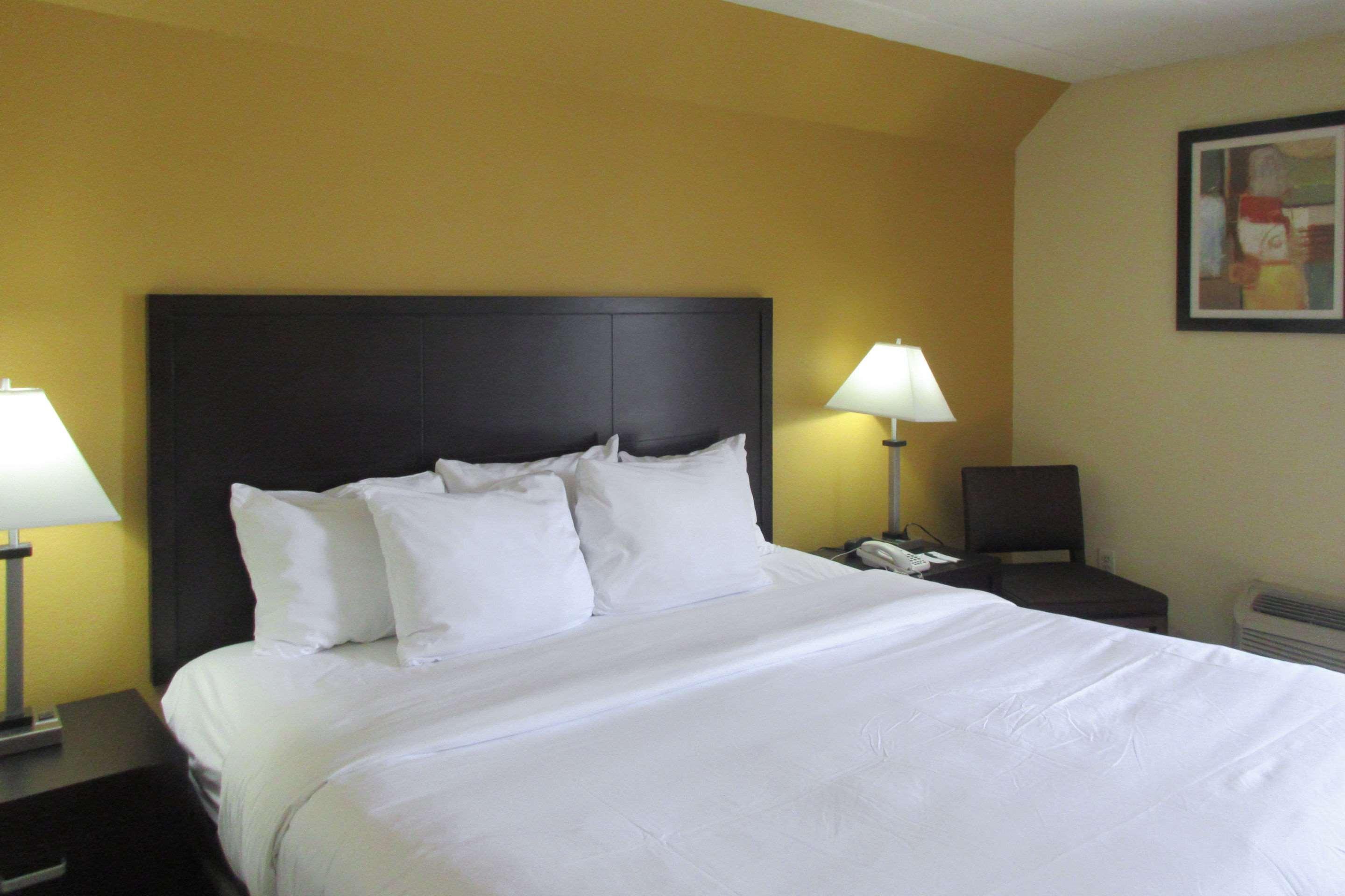 Quality Inn & Suites Cincinnati Exterior foto