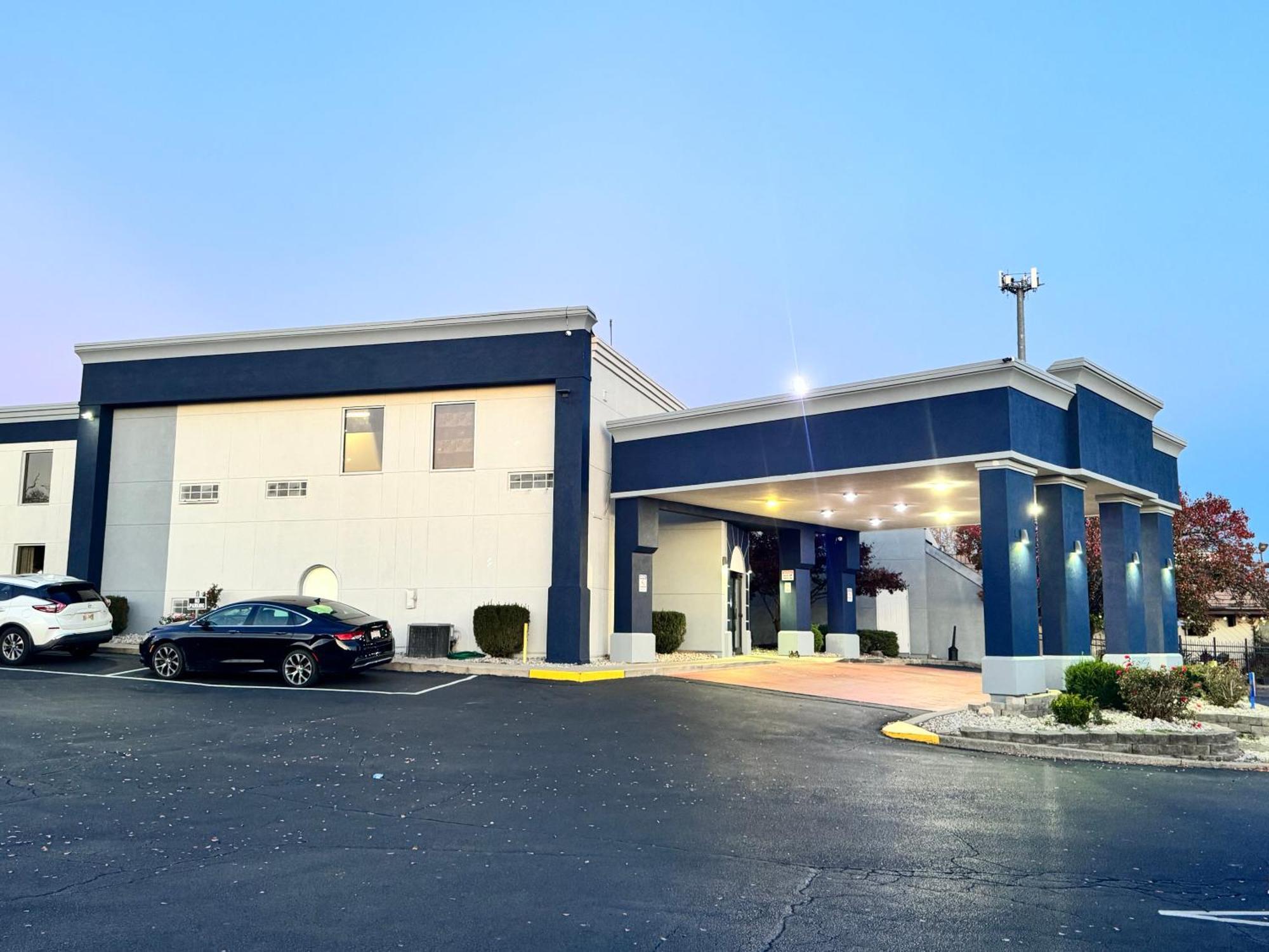 Quality Inn & Suites Cincinnati Exterior foto